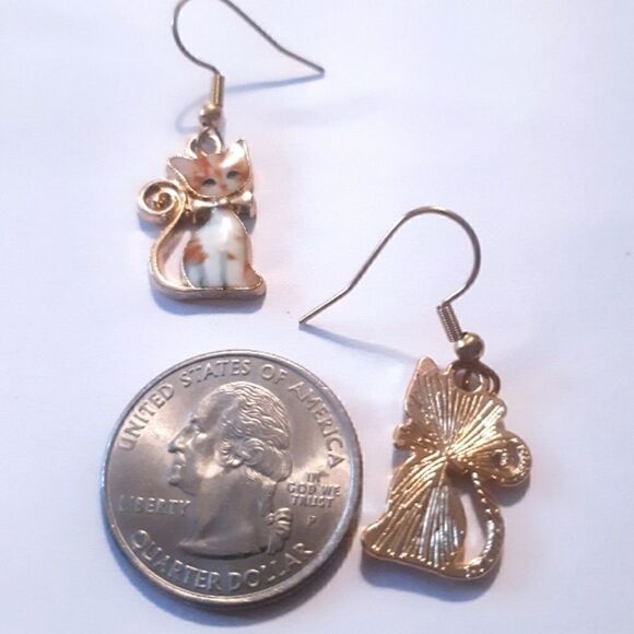 Kitty Cat Orange Tabby Small Dangling Earrings - Picture 3 of 6